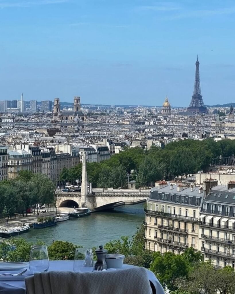 Bonnie Rooftop Bar Paris