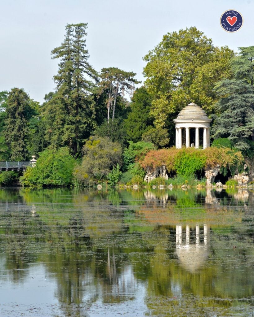 Lake in Bois de Vincennes 
