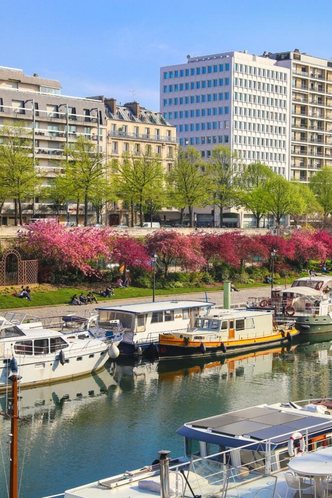 Canal Saint-Martin with fall foliage