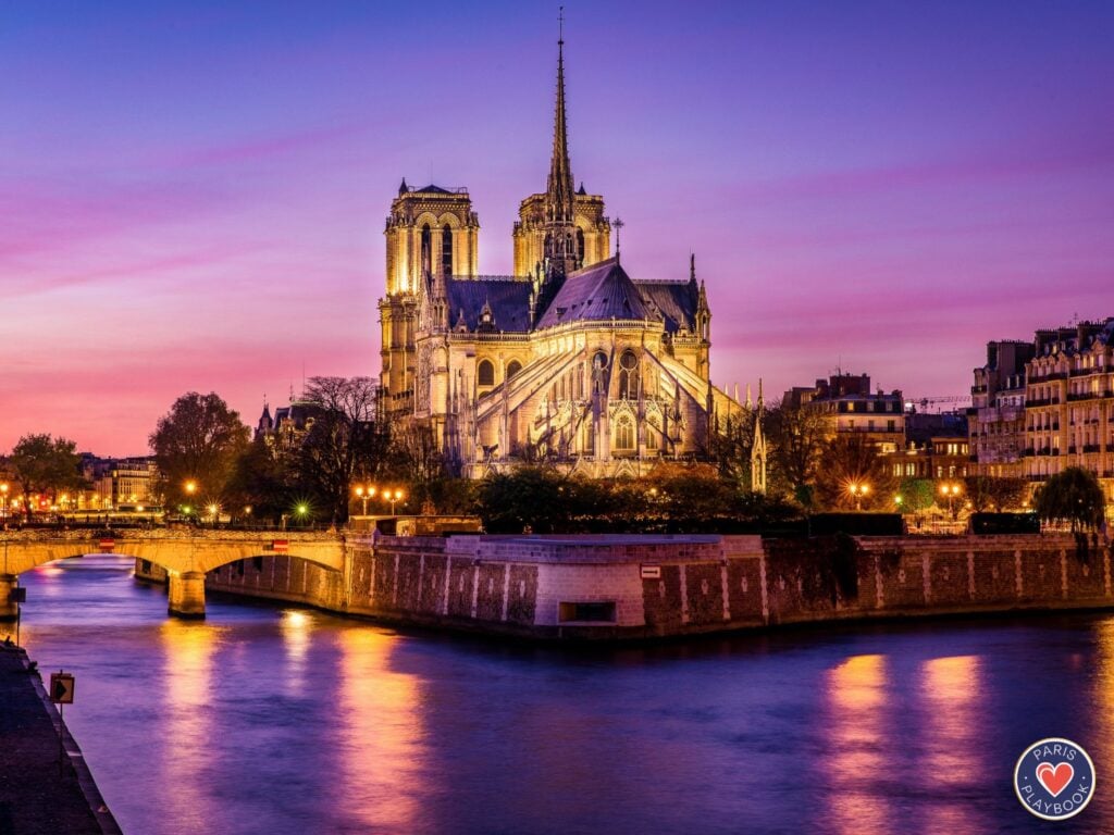 Early mornings at Notre Dame in Paris